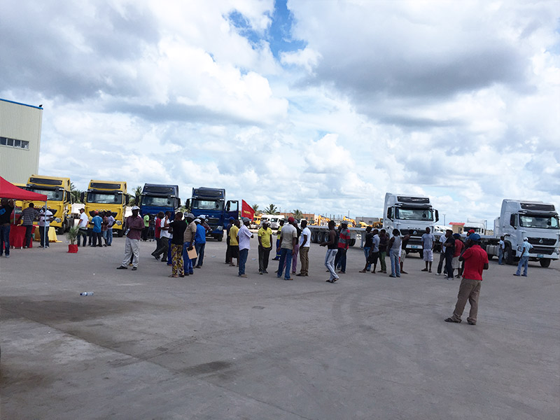 Communications was conducted after the customer test drive of SINOTRUK T7H series trucks new product launch party in Beira, Mozambique